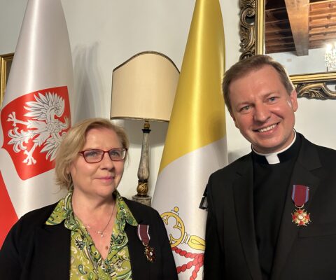 Obrazek dekoracyjny wpisu: Gold Cross of Merit for Italian journalist and director of the Polish Section of Vatican News