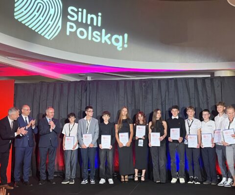 Obrazek dekoracyjny wpisu: „Silni Polską!” – młodzież, historia i przyszłość Ojczyzny