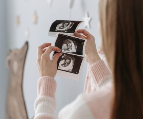 Obrazek dekoracyjny wpisu: Alkohol w ciąży a FASD: dzieci wciąż z niewystarczającą pomocą