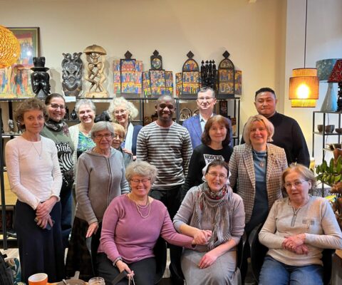 Obrazek dekoracyjny wpisu: Varsovia: Misa en cuatro idiomas y encuentro de culturas. Jubileo de Migrantes y Refugiados