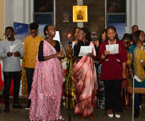 Obrazek dekoracyjny wpisu: Warsaw: Mass in Four Languages and a Meeting of Cultures. Jubilee of Migrants and Refugees