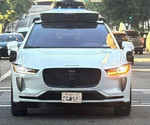 Obrazek dekoracyjny wpisu: W USA przejazdy samochodami bez kierowcy