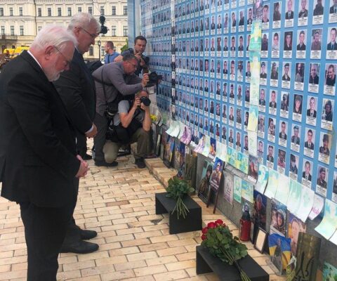 Obrazek dekoracyjny wpisu: Ukraina: abp Gallagher zakończył wizytę na Ukrainie