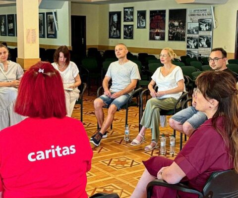 Obrazek dekoracyjny wpisu: Caritas Polska: in Ucraina cresce il bisogno di sostegno psicologico per i veterani e le loro famiglie