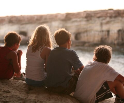 Obrazek dekoracyjny wpisu: Caritas Poland Launches “Bridges” (Mosty) Program to Help Young People Leaving Foster Care